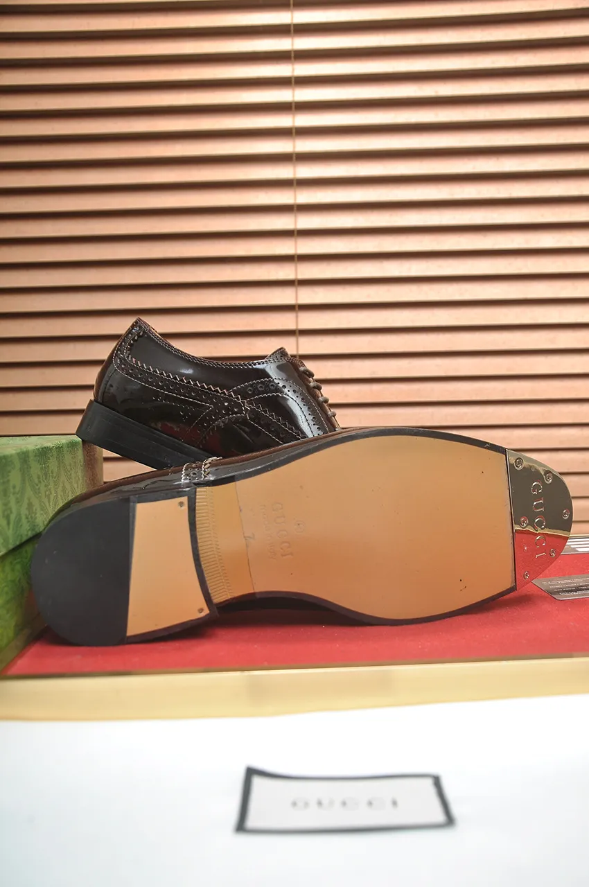 Men's shoes💰660💶 Brand: GUCCI (Gucci) Standard code: Men's code 39/44 (45/46 can be customized) Grade: Same as the official website Original quality Material: Original cowhide Water-dyed cowhide lining Original rubber outsole Style category: Men's fashionable casual leather shoes Distinguished big-name luxury elements top luxury Color: Actual picture